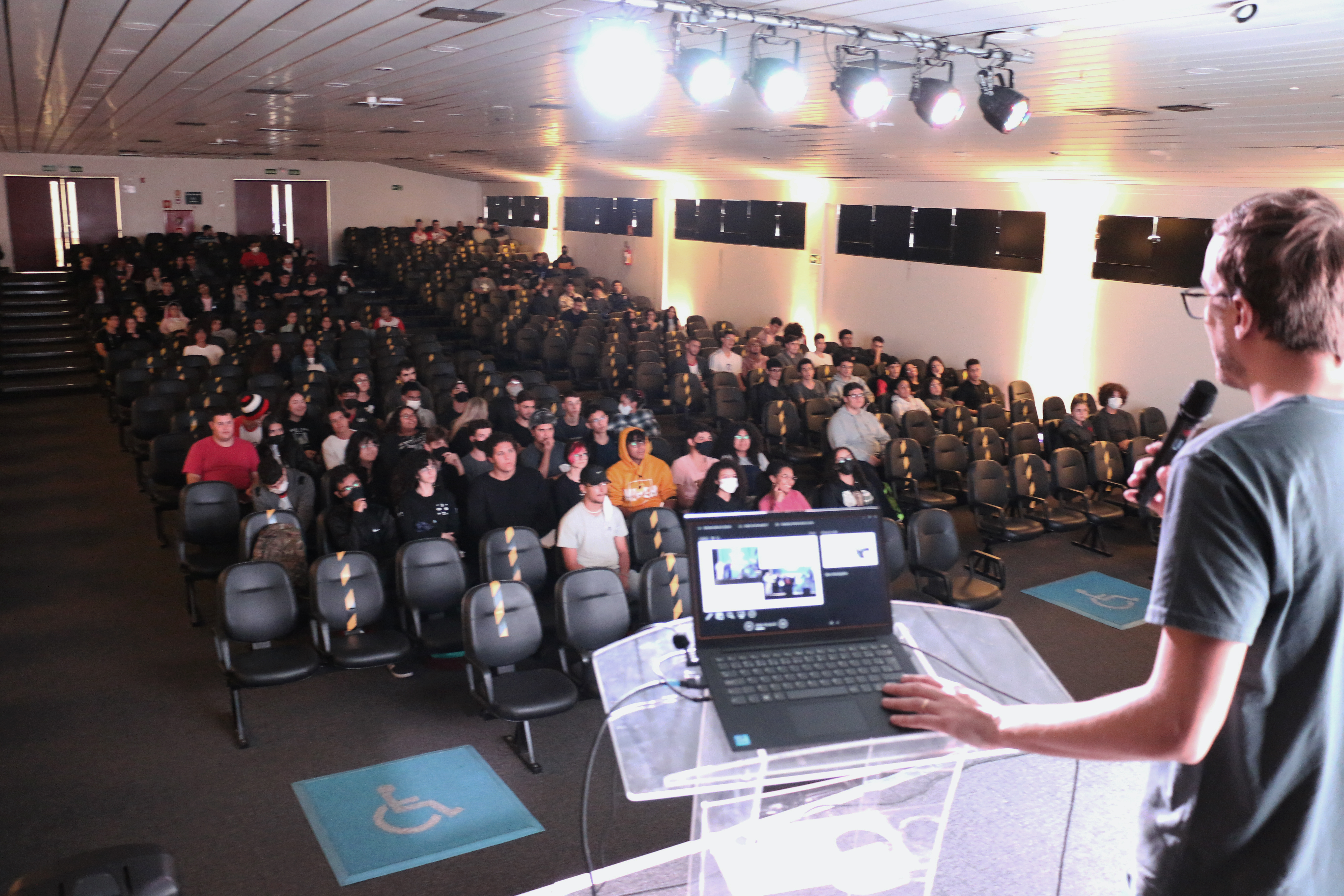 Unimar recebe o advogado Nelson Wilians na abertura da Semana Acadêmica do  Direito