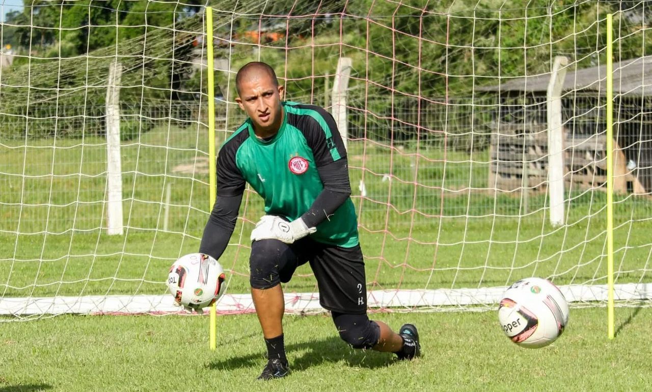 MAC anuncia goleiro para Copa Paulista; base tem jogos sábado - Notícias  sobre esportes - Giro Marília Notícias