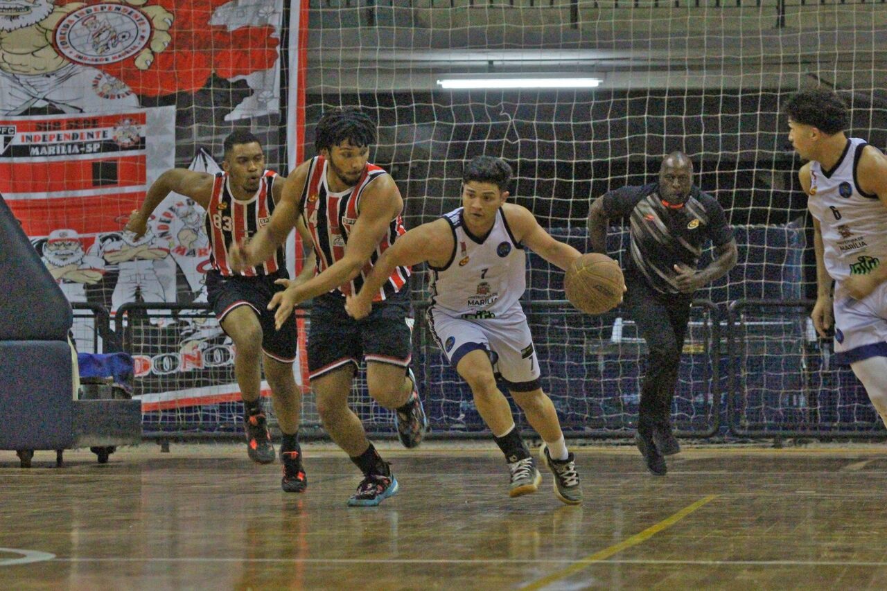 Meninas do vôlei de Rio Preto entram em quadra neste domingo pelo